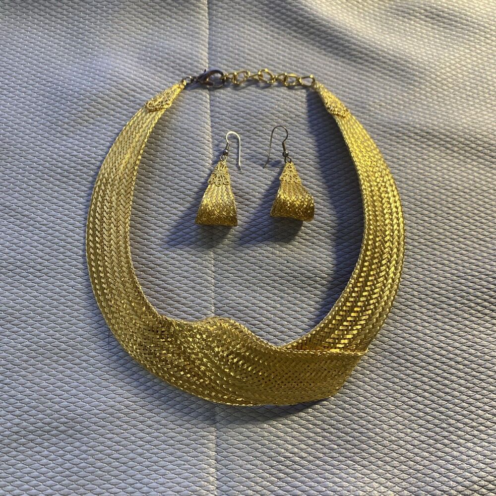VTG 90's Smithsonian Woven Metal Golden Mesh Choker Necklace & Mesh Earrings